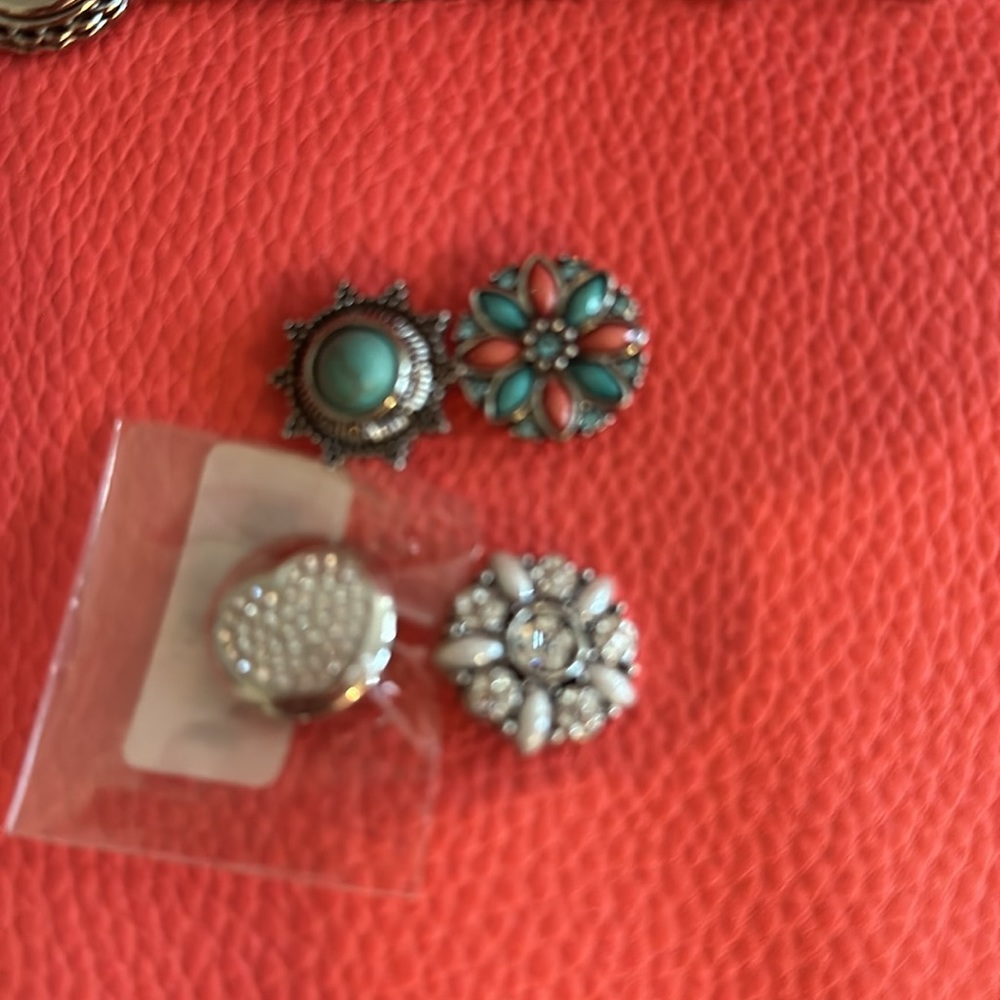 Magnolia and Vine snap jewelry - Picture 4 of 5
